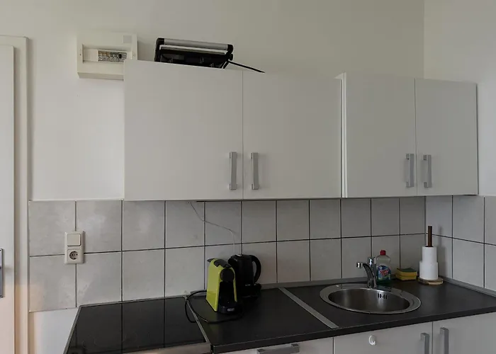 Near Schoenbrunn & Mariahilfer Strasse I 4 Guests I Schoenbrunn Metro 5 Min *